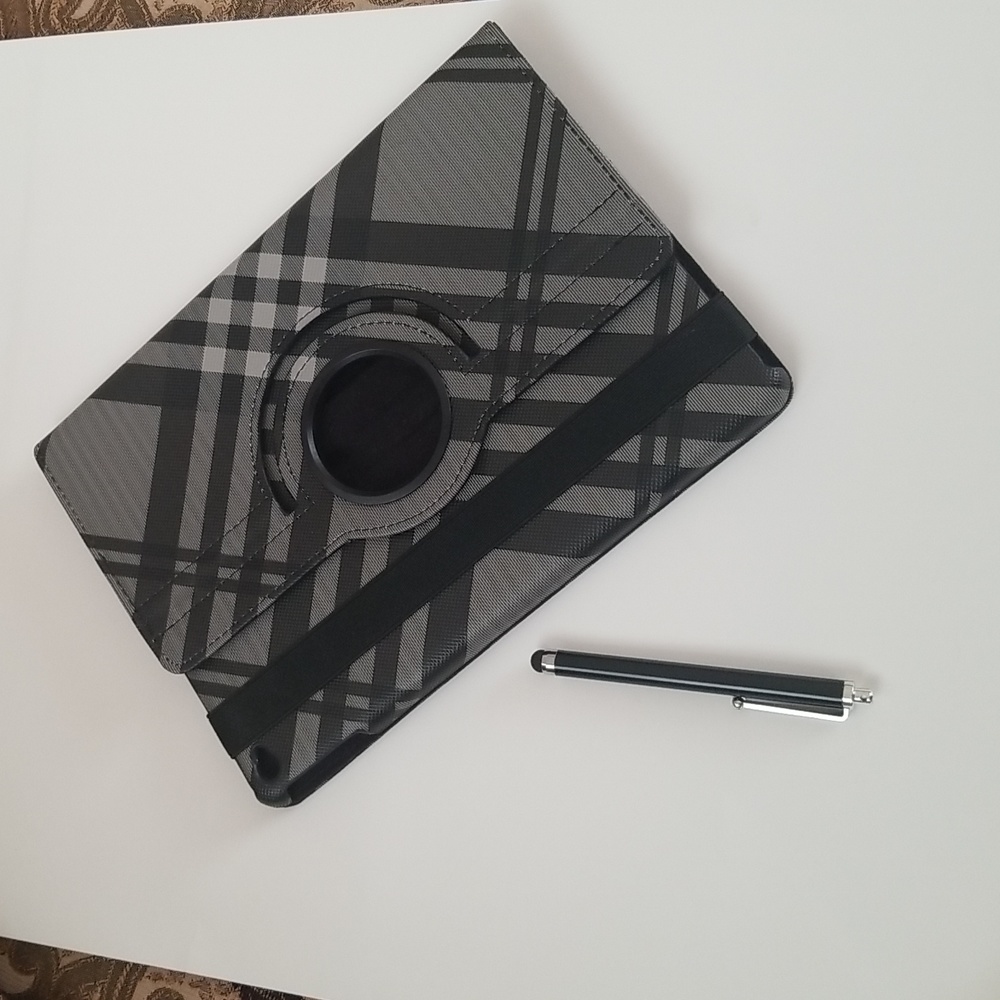 NWT  Check Print iPad Case